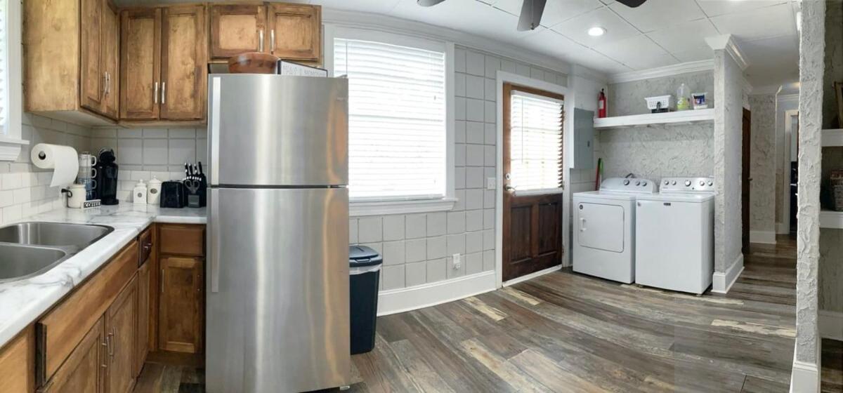 Amazing Cottage - Located On Blue Mile - Close To Gsu! 斯泰茨伯勒 外观 照片