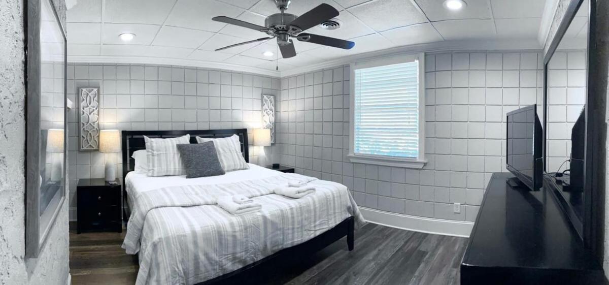 Amazing Cottage - Located On Blue Mile - Close To Gsu! 斯泰茨伯勒 外观 照片